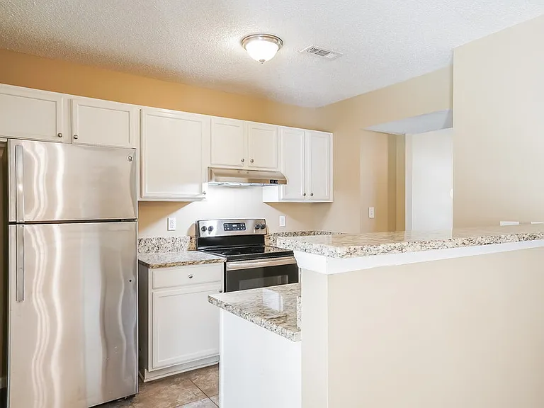 2517 Dandridge Dr — Photo 8