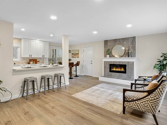 4th image of 25124 16th Avenue S