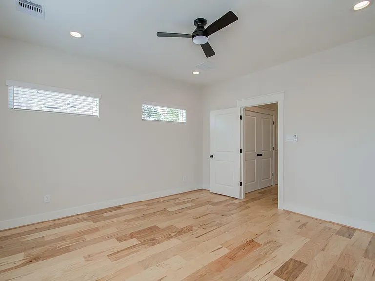 5309 Donovan Gardens Ln — Photo 9