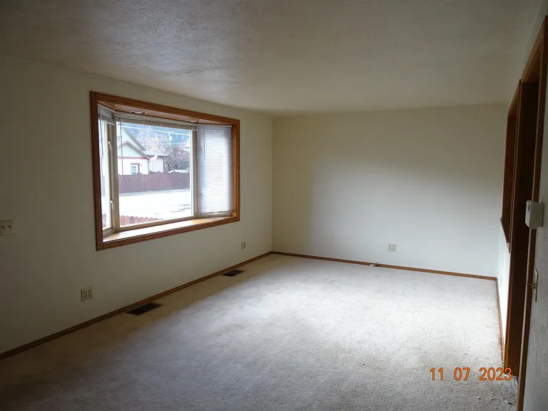 612 Minnesota Ave — Photo 2