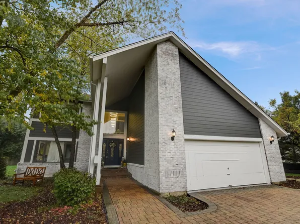 300 Thierry Ln, Prospect Heights, IL 60070