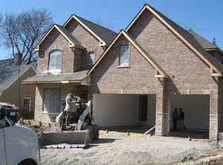 24 Mohawk Dr, Clarendon Hills, IL 60514