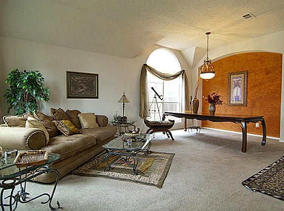 3rd image of 8512 Saffron Dr