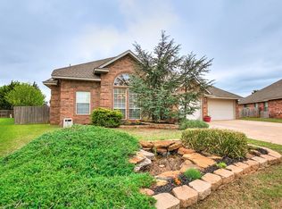 2077 Long Trail Ct, Edmond, OK 73012