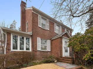 8366 Charlecote Rdg, Jamaica, NY 11432