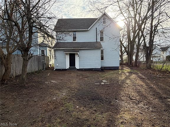 3rd image of 1529 Stark Ave SW