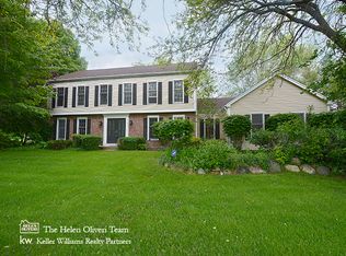 1 Sunset Ct, Hawthorn Woods, IL 60047