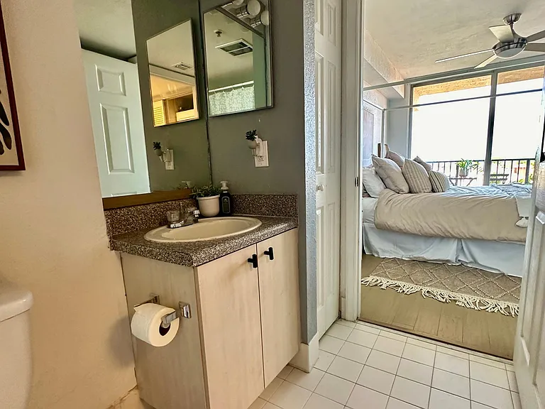 1801 N Flagler Dr #718 — Photo 17