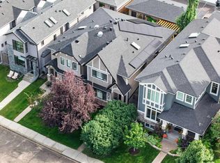 1743 46th Ave SW, Calgary, AB T2T 2R6