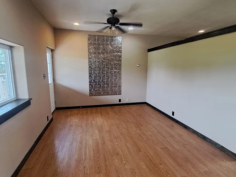 Flush Rd — Photo 2