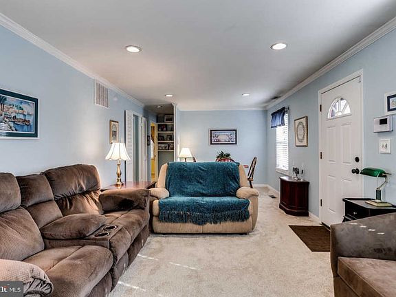 5th image of 824 Lindellen Ave