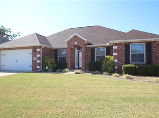 3902 SW Hawthorne St, Bentonville, AR 72713