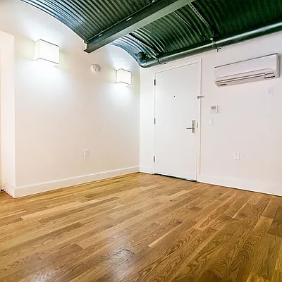 Rented by Nooklyn NYC LLC | media 83