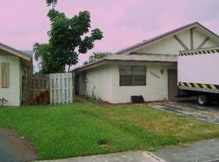 7435 SW 13th St, Pompano Beach, FL 33068