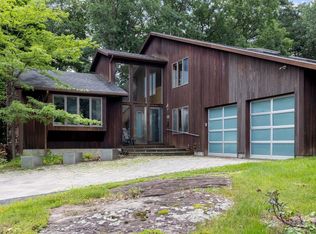 121 Austin Dr, Burlington, VT 05401