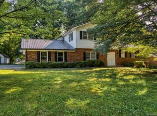 701 Partridge Dr, Statesville, NC 28677