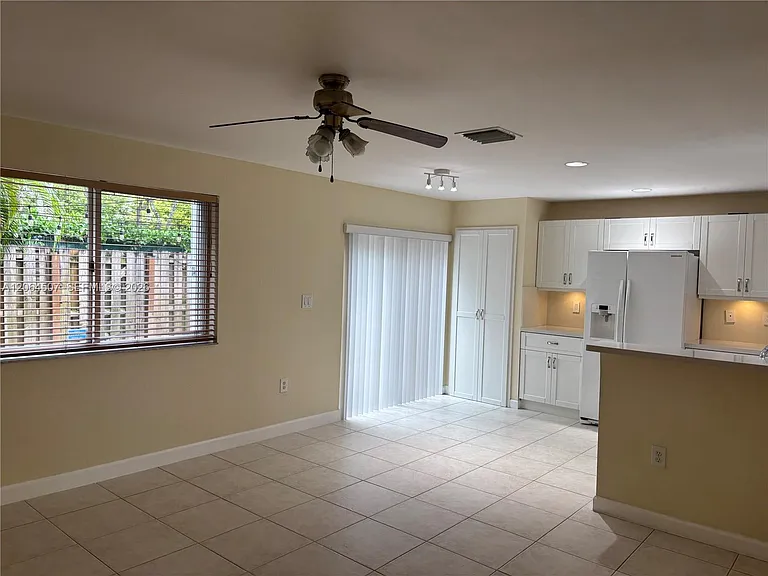 11440 NW 50th Ter — Photo 13