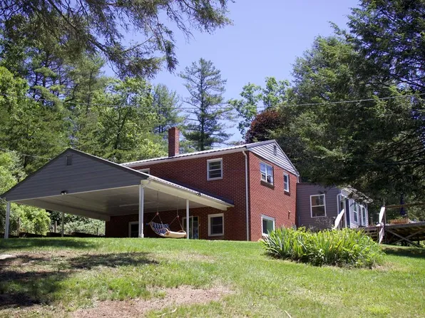 70 Maple Ridge Ln, Fries, VA 24330