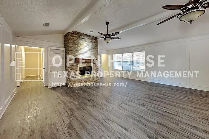 4 bed, 2.5 bath, 2696 sqft, $3,140 — Photo 4