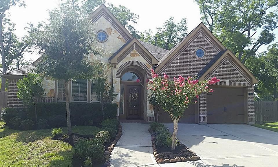 1st image of 3 Bear Grove Dr