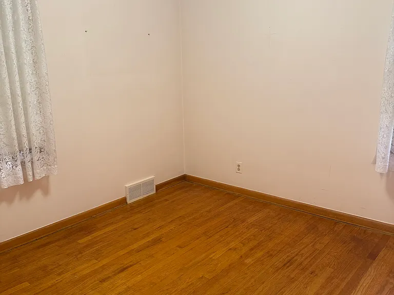 5458 Chase Rd — Photo 9