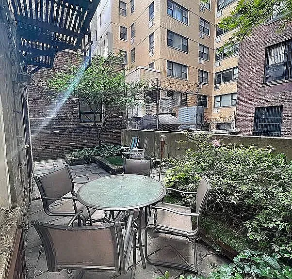 348 E 58th St #1C — Photo 2