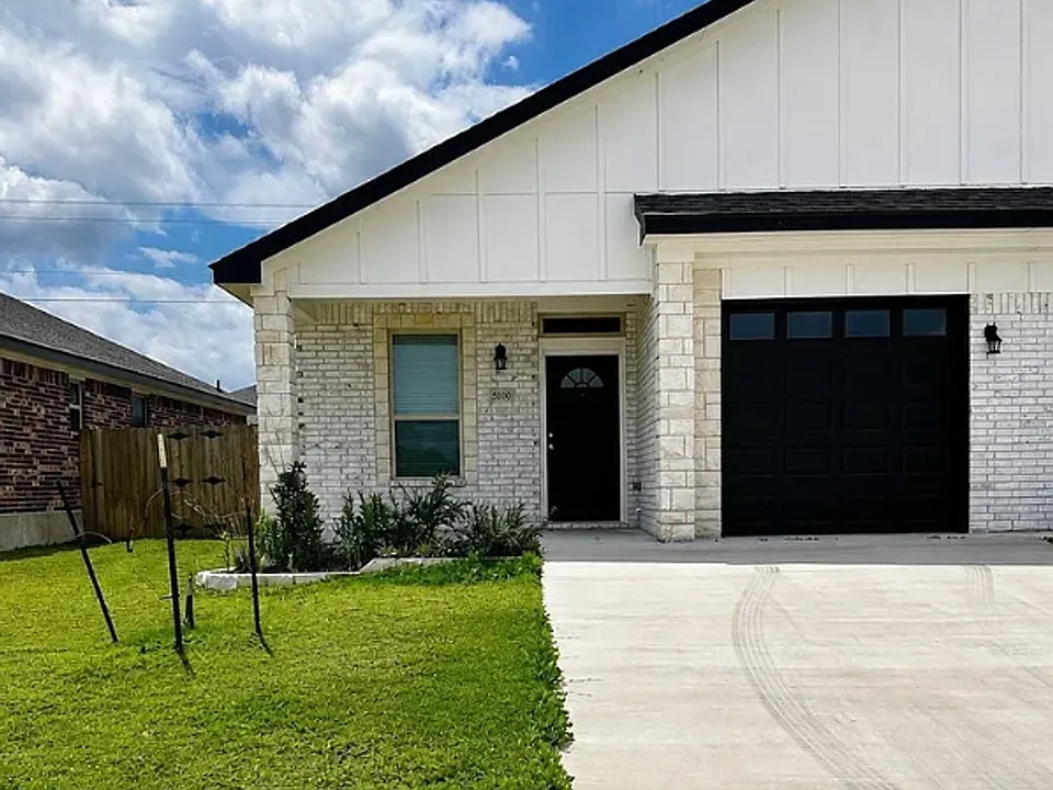5100 Rose Garden Loop
