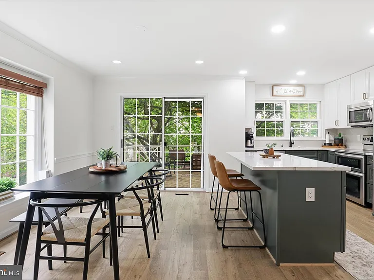 12845 Mill Brook Ct — Photo 10