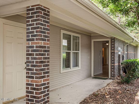 3rd image of 4526 MIDDLETON PARK Circle W
