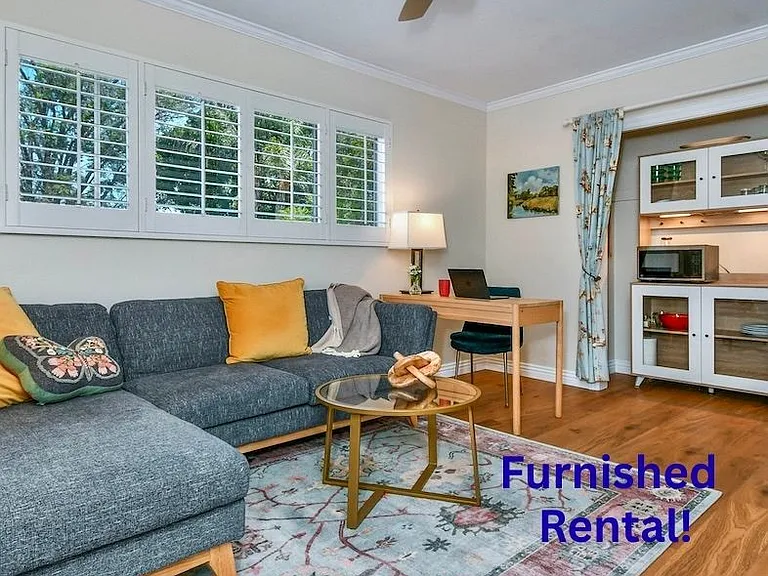 5820 Mammoth Ave — Photo 1