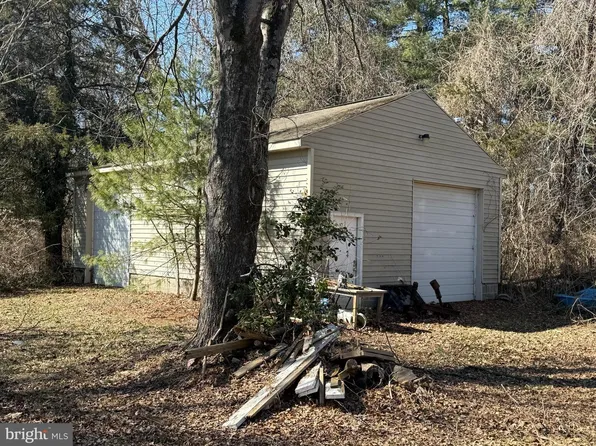 18405 Queen Anne Bridge Rd, Bowie, MD 20716