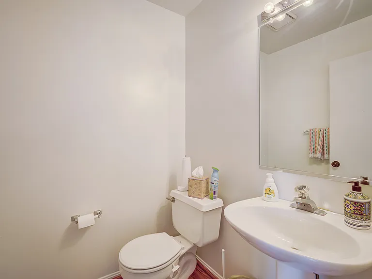 13907 Concord Ave — Photo 3