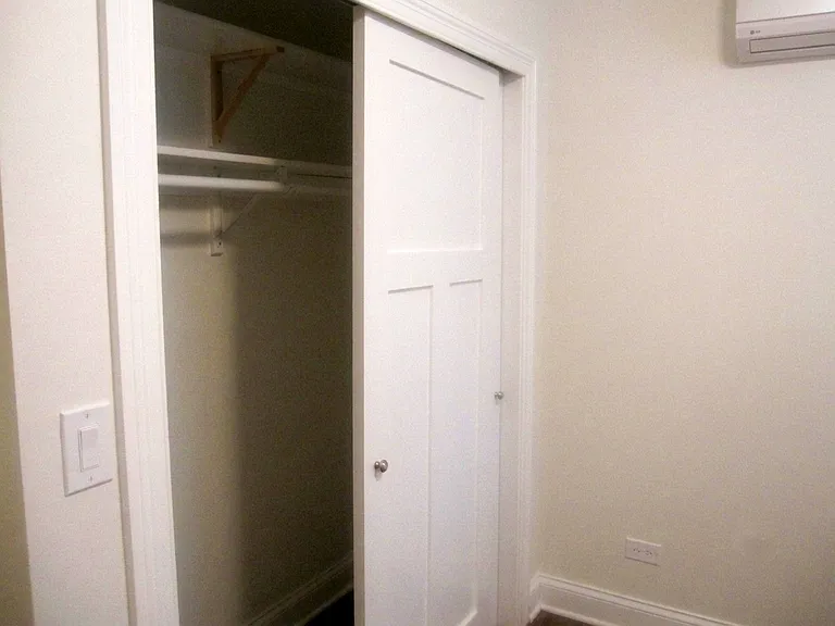 245 W Willow St — Photo 8