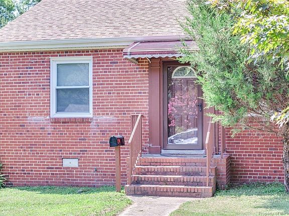 4th image of 2303 Farrand St