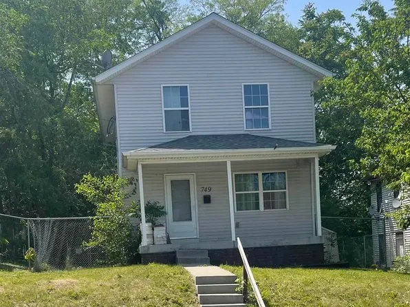 749 14th St, Moline, IL 61265