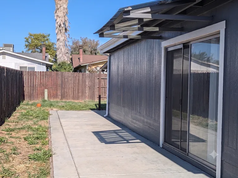 7462 Della Cir — Photo 3