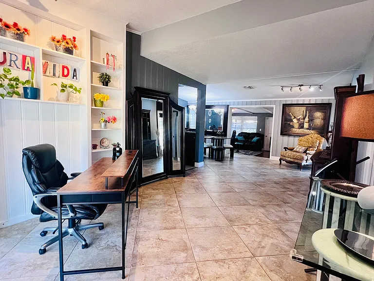 610 Ventura Ave — Photo 16