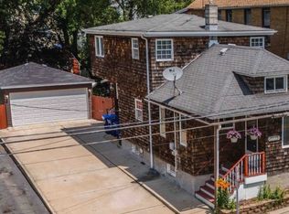 2620 Vermont St, Blue Island, IL 60406