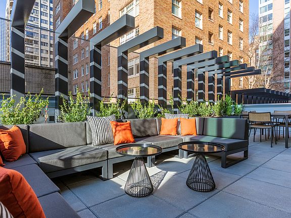 5th image of 1001 Minor Ave #1008