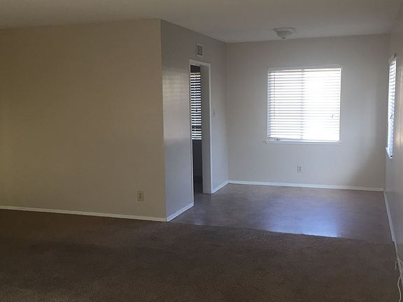 4th image of 16709 E Clovermead St
