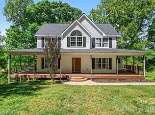 143 Walnut Hollow Ln, Mooresville, NC 28115