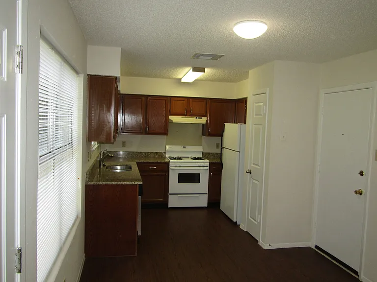 10609 Archdale Dr — Photo 7