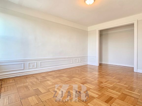 4th image of 1 Parade Pl APT 25