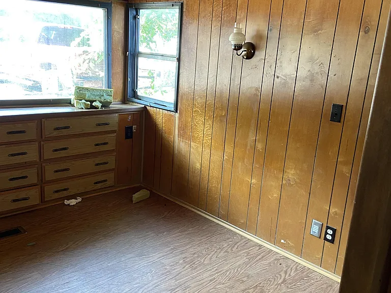 108 Langford Dr — Photo 2