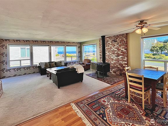4th image of 312 Captain Gray Court SE