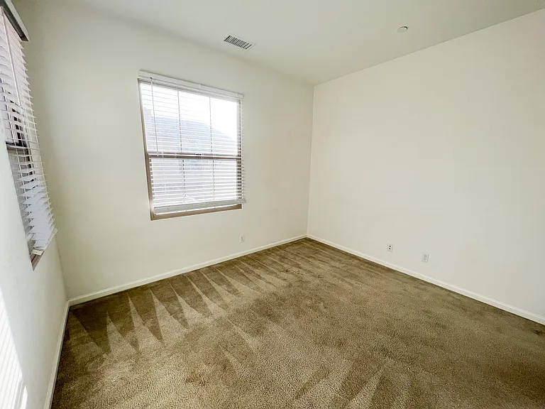 58 Quill — Photo 25