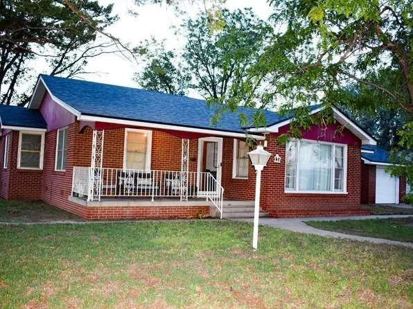 117 Cedar Ave, Dumas, TX 79029