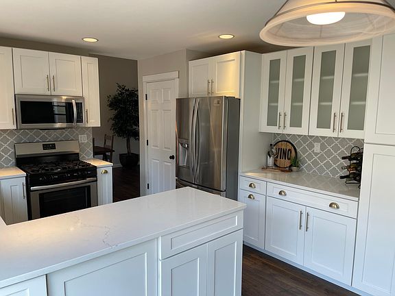 Remodeled kitchen. New cabinets, quartz counter-top