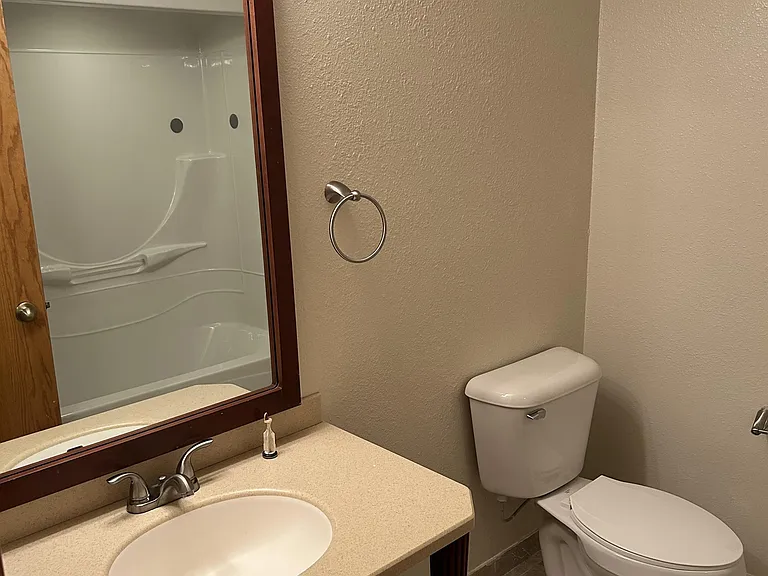 3240 E Capitol Ave — Photo 24