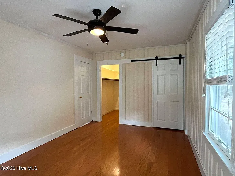 380 N Leak St — Photo 10
